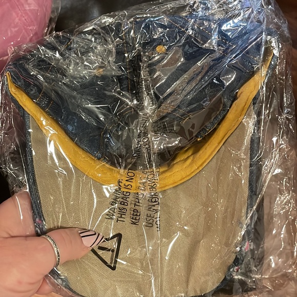 Cancer awareness caps for women - Picture 2 of 2